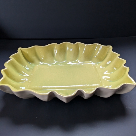 Los Angeles Potteries Other - Los Angeles Potteries Vintage Green Ruffled Ceramic Dish Large Low Planter 600